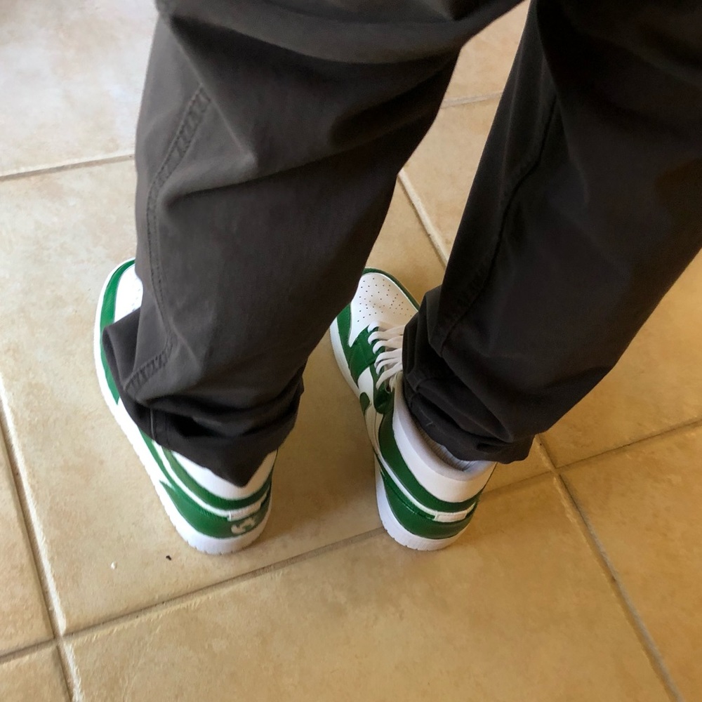 Customized Jordan mids - Picture 4 of 4